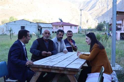 Sayın Kaymakamımız Kübra DEMİRER, Mahalle ziyaretlerine devam ediyor.
