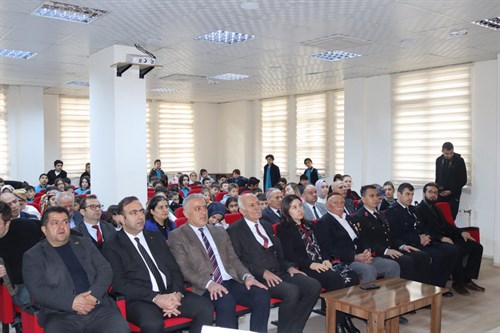 Sayın Kaymakamımız Kübra DEMİRER, 18 Mart Şehitleri Anma Günü ve Çanakkale Zaferinin 110.Yıl Dönümü Programına katıldı.