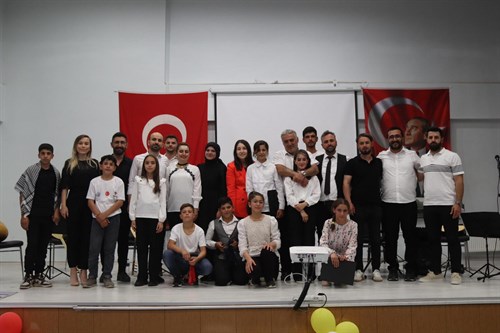 Sayın Kaymakamımız Kübra DEMİRER, Yıl sonu Türk Halk Müziği Konserine Katıldı.